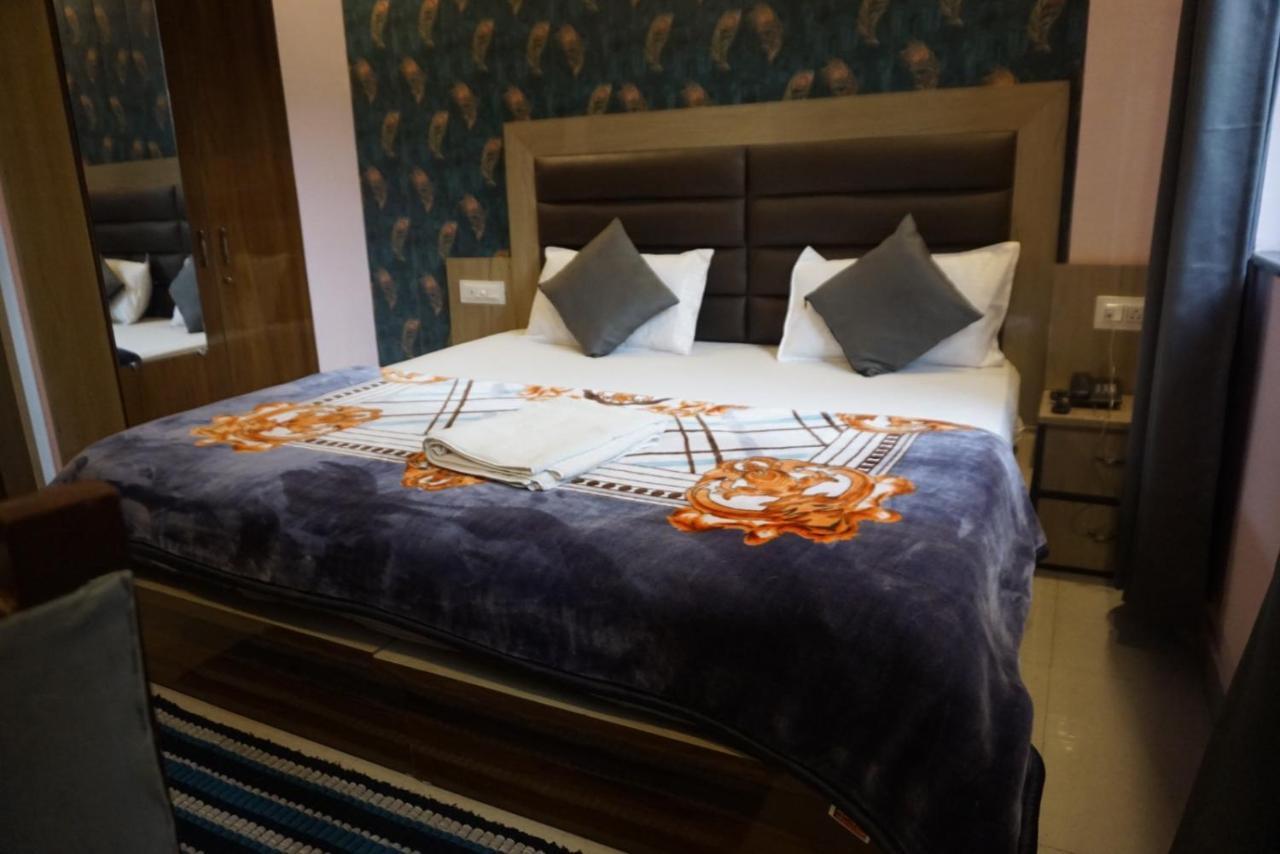 רישיקש Hotel Kaanha Residency Inn By Shree Krishna Hospitality מראה חיצוני תמונה