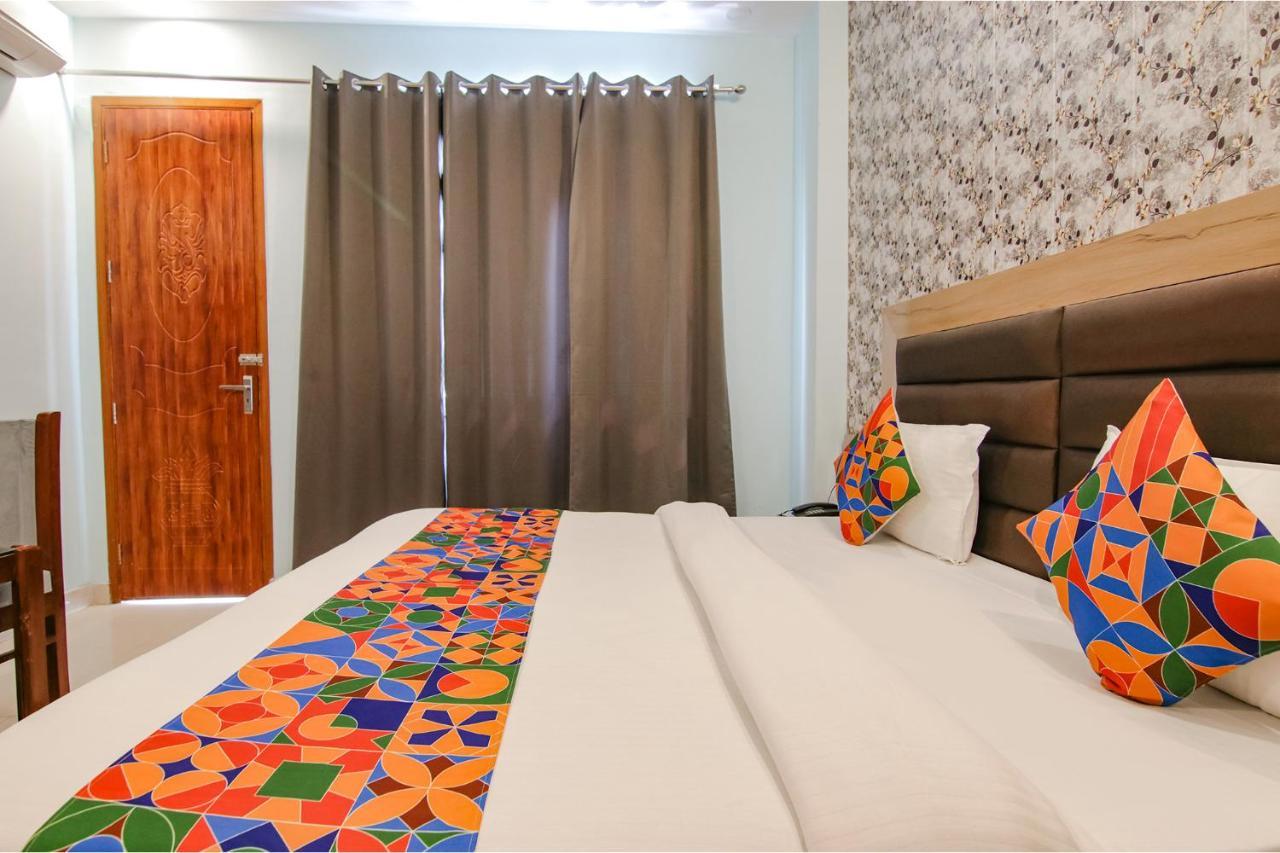 רישיקש Hotel Kaanha Residency Inn By Shree Krishna Hospitality מראה חיצוני תמונה